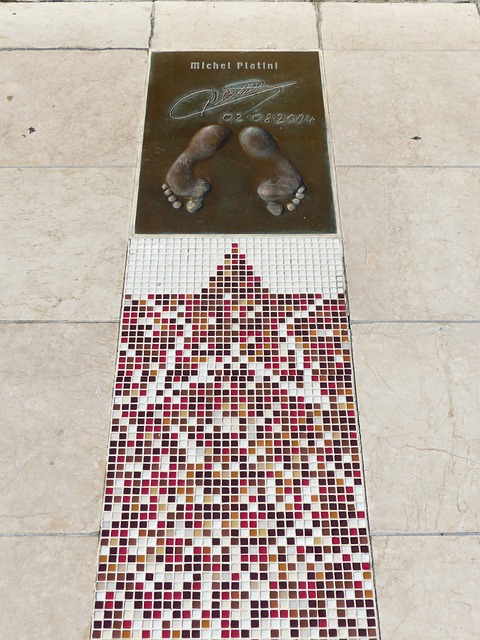 攻端表现出 攻端表现出